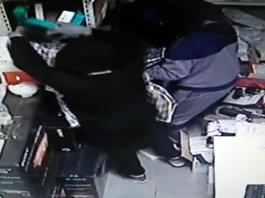 Instante de uno de los robos protagonizados por la banda del BMW.