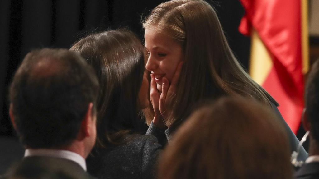 Leonor de Borbón junto a su madre, la reina Letizia.