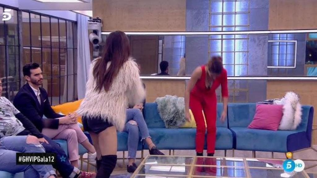 Miriam durante su pelea con Mónica Hoyos.