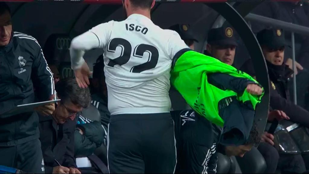 Isco se prepara para entrar ante el Valencia