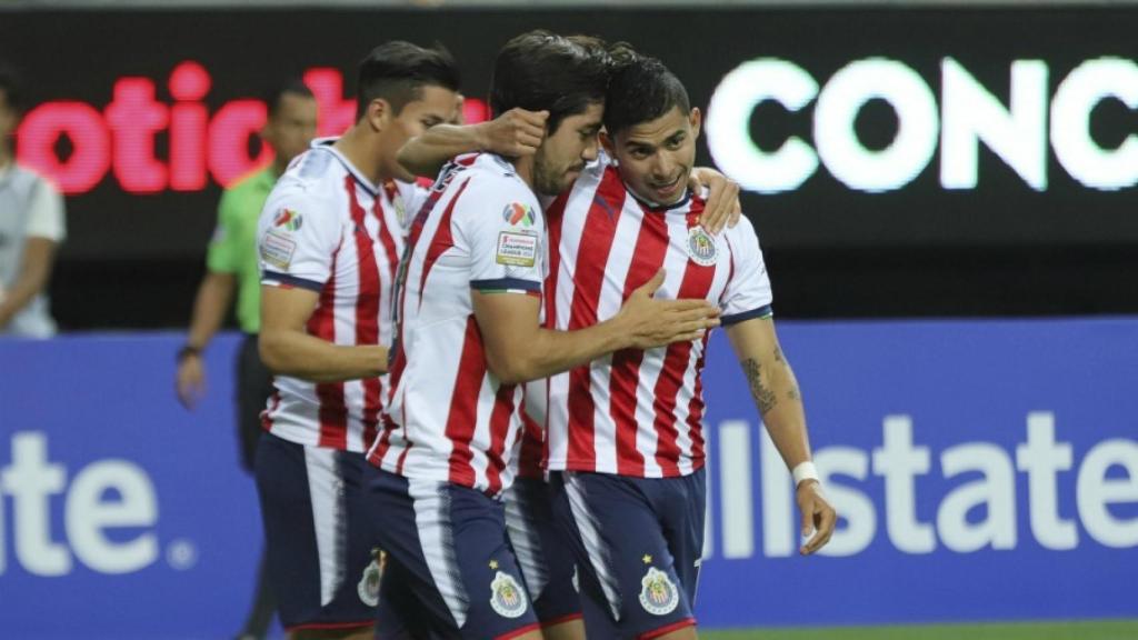 Orbalín Pineda celebra un gol