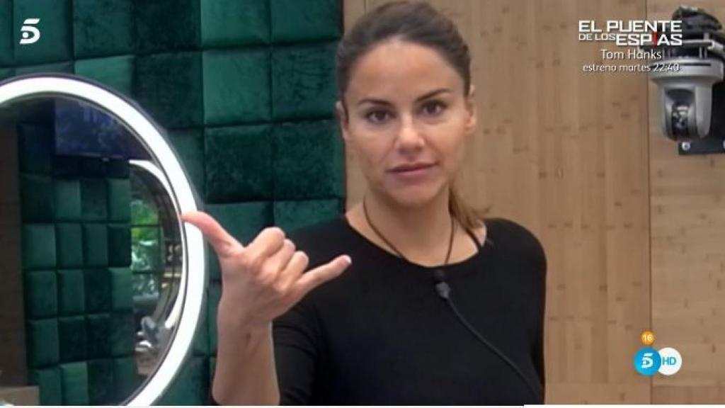 Mónica hablando con las cámaras de 'GH VIP'.