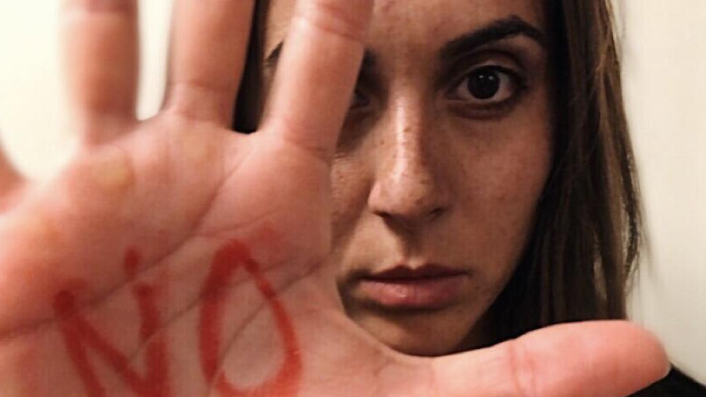 Marga Crespí mostrando su repulsa a los malos tratos. Foto: Twitter (@margamcj)