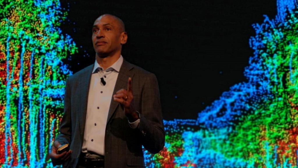 El CEO de McAfee, Chris Young.