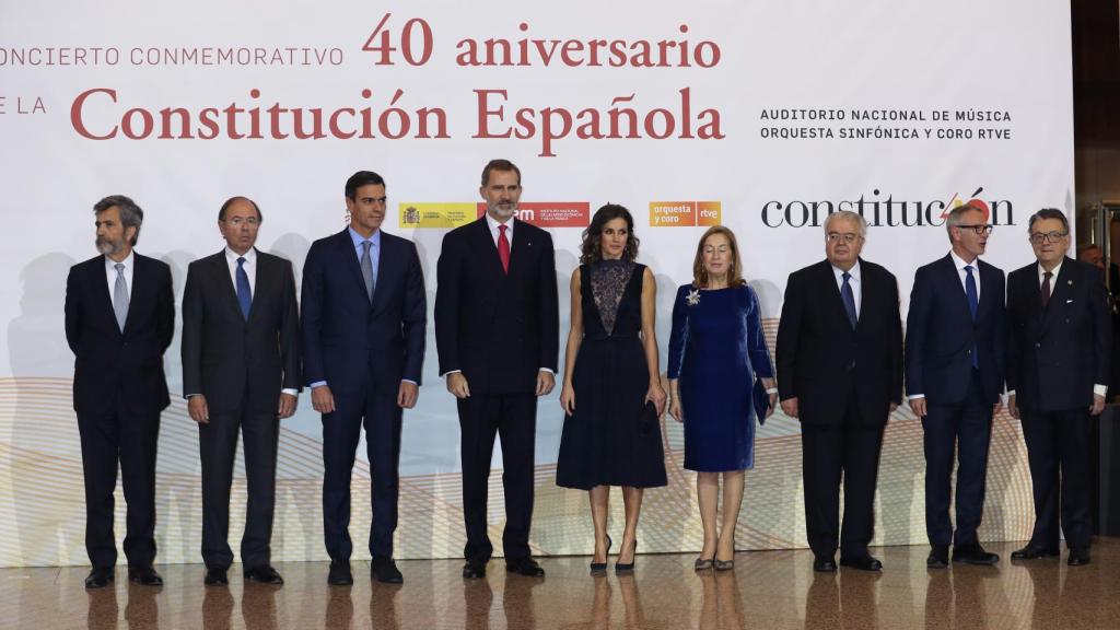 Los asistentes al acto de esta noche en el 40º aniversario de la Constitución.