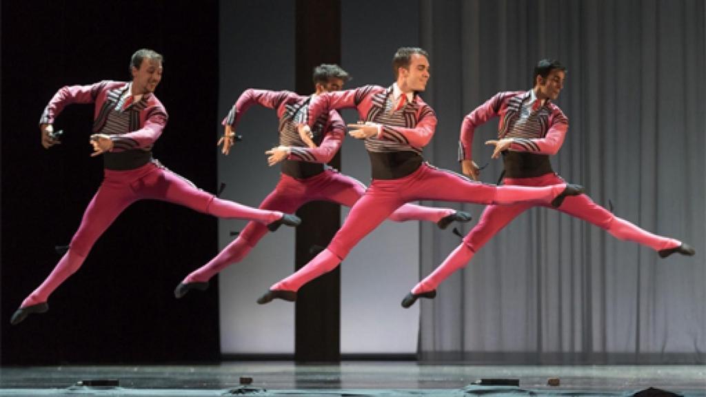 Image: Ícaro levanta sus alas en la Zarzuela