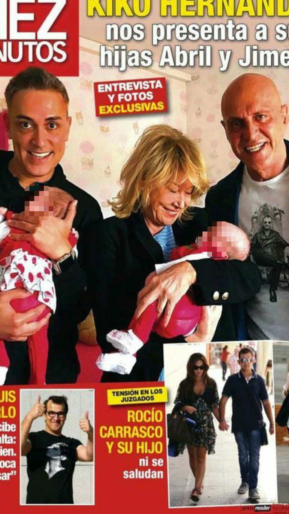 Kiko mostrando a sus hijas.