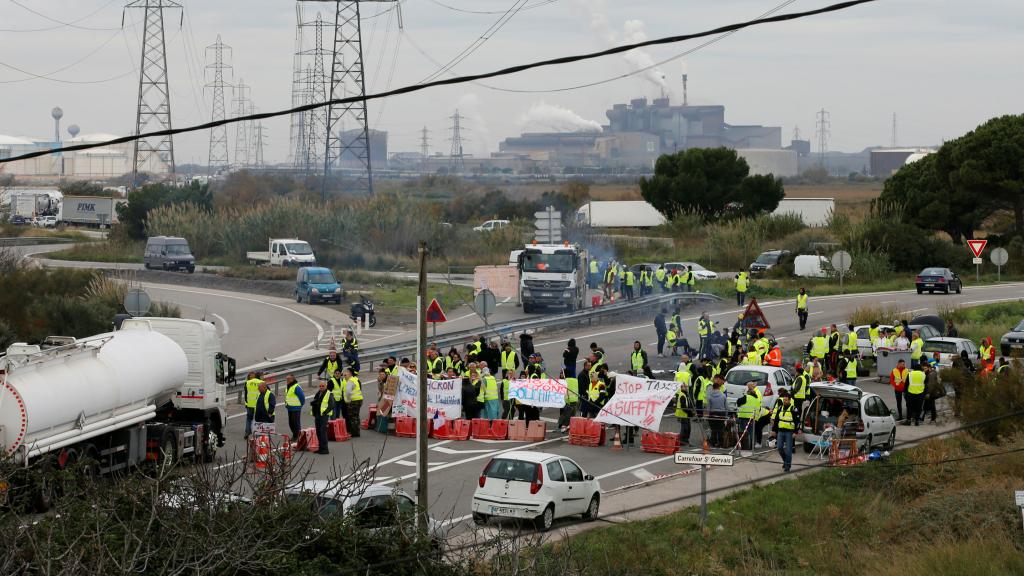 Una de las carreteras cortadas por los 'chalecos amarillos'