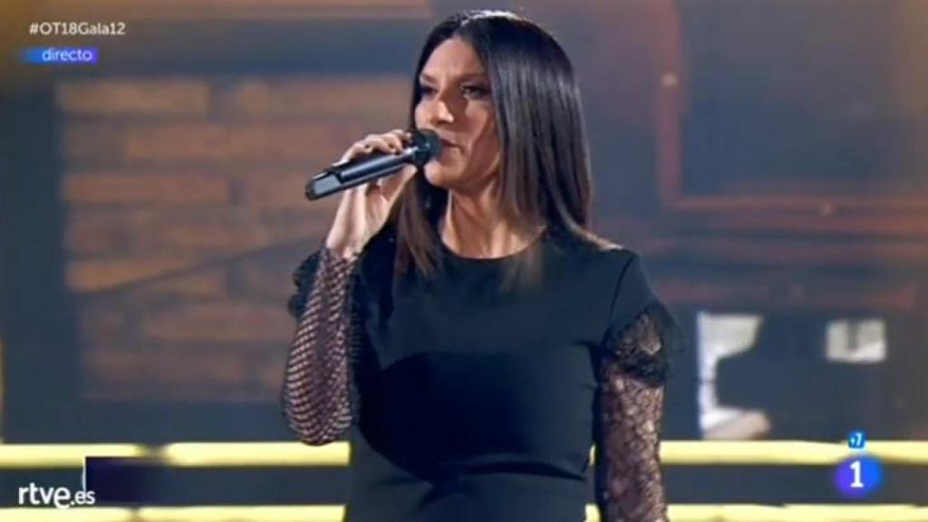 Pausini durante su actuación.