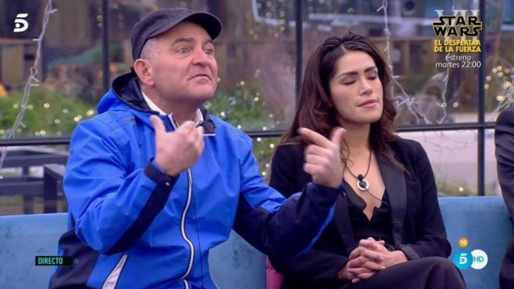 Koala junto a Miriam en el momento de la traición.