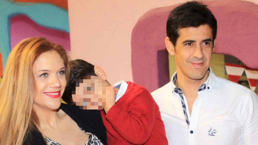 Beatriz Trapote y Víctor Janeiro en el cumpleaños de su hijo Víctor.