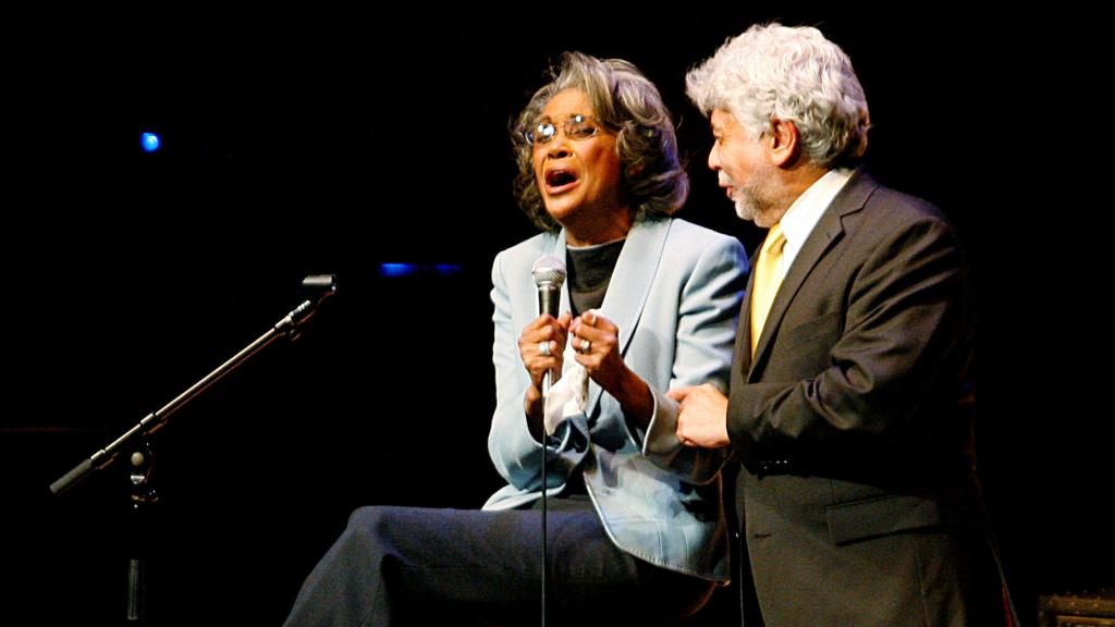 Nancy Wilson, durante un concierto en Toronto en 2008.