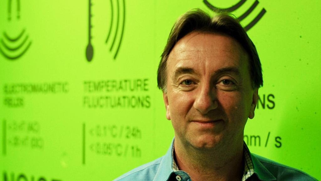 Michael Osborne, investigador de IBM experto en ciberseguridad en su laboratorio de Zúrich.