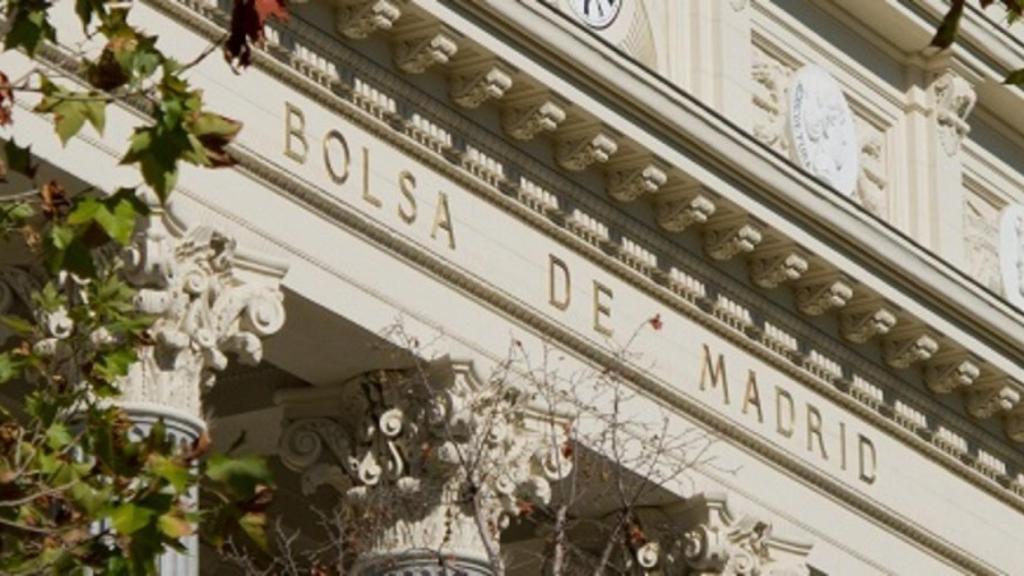 El Ibex cede a la tensión comercial y se despide de los 9