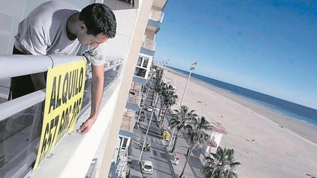 Fiscalidad, gastos de suministro o dinero rápido: consejos para elegir entre alquiler turístico o residencial