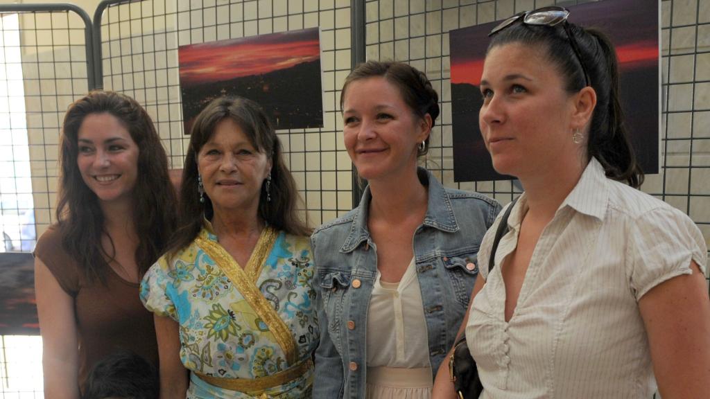 Marisol y sus tres hijas: Celia, Tamara y María.