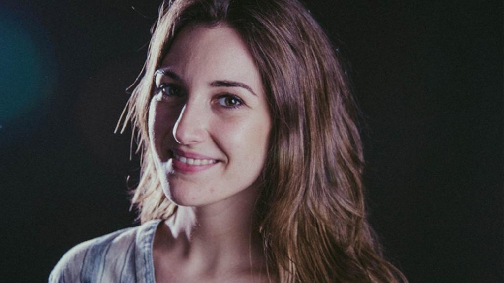 La última ilustración de Laura Luelmo en Twitter y una foto de la víctima.