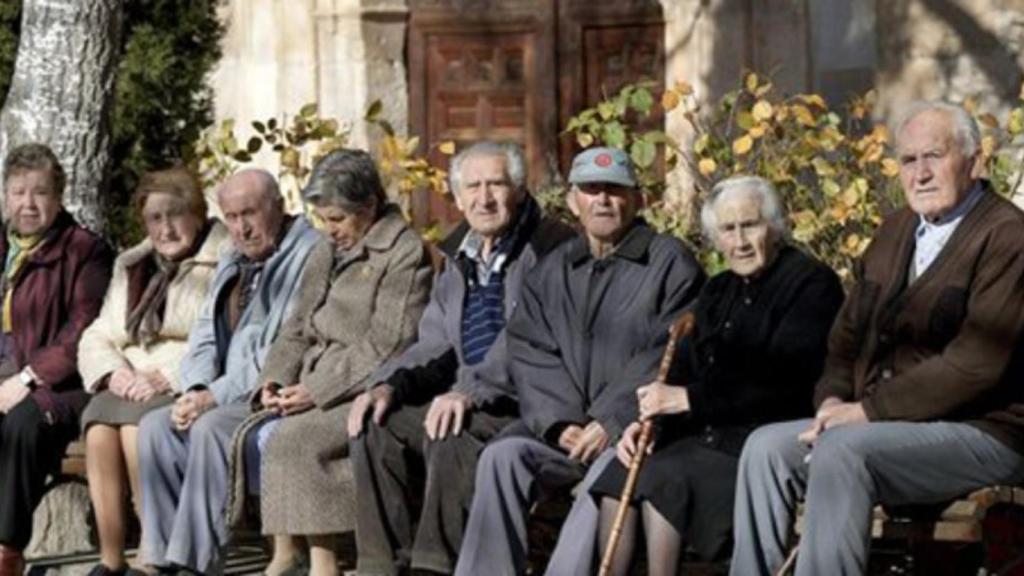 Un grupo de pensionistas.