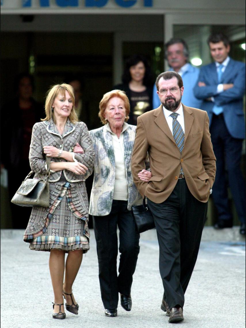 Henar Ortiz, Menchu Álvarez y Jesús Ortiz.