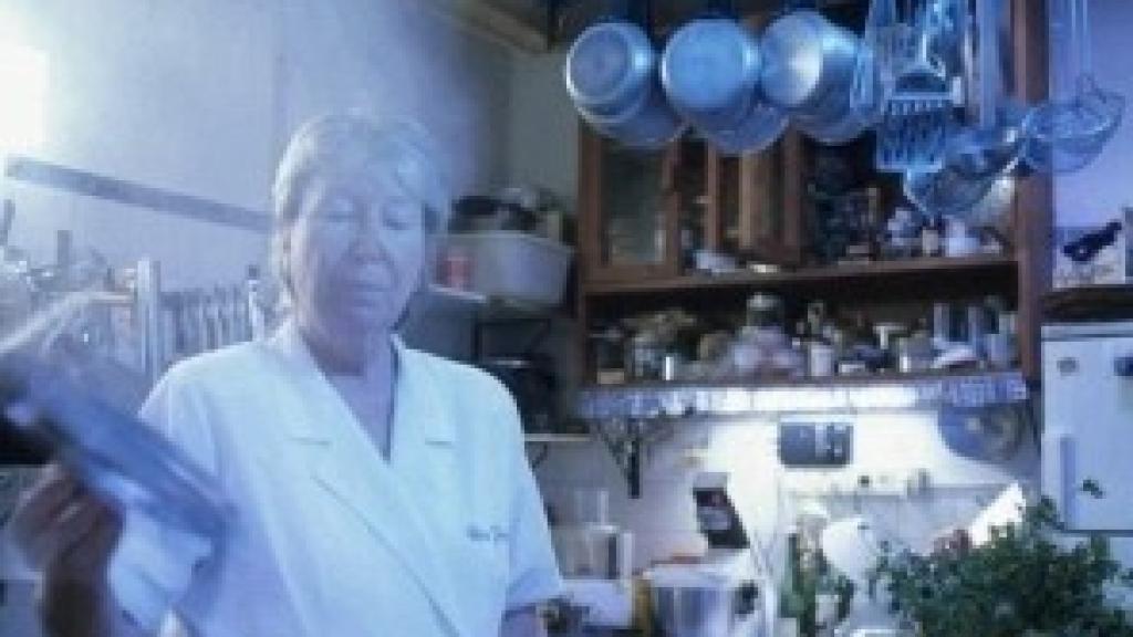 Joana en la cocina de su restaurante