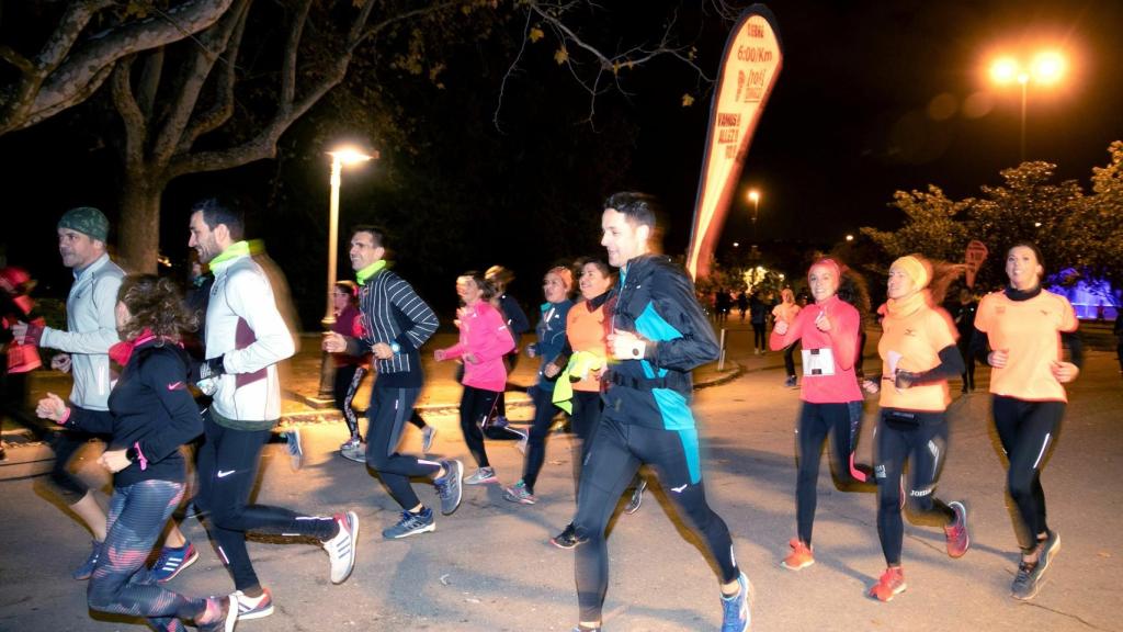 Centenares de personas corriendo en Zaragoza en recuerdo de Laura