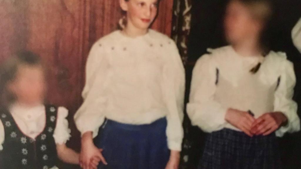 Heidi, junto a sus hermanos, en su infancia.