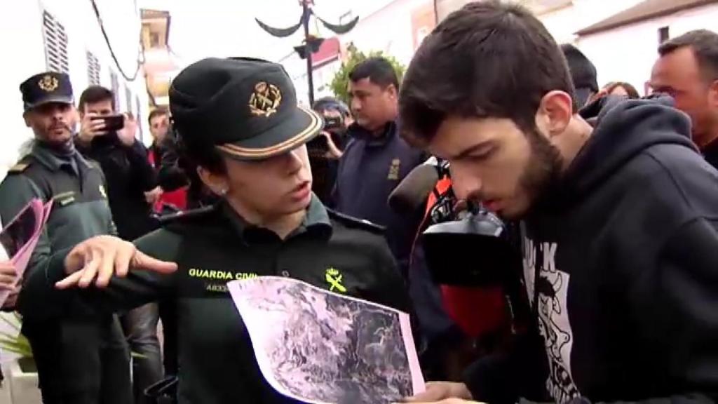 María Molina, teniente de la Guardia Civil, da instrucciones para buscar a Laura Luelmo.