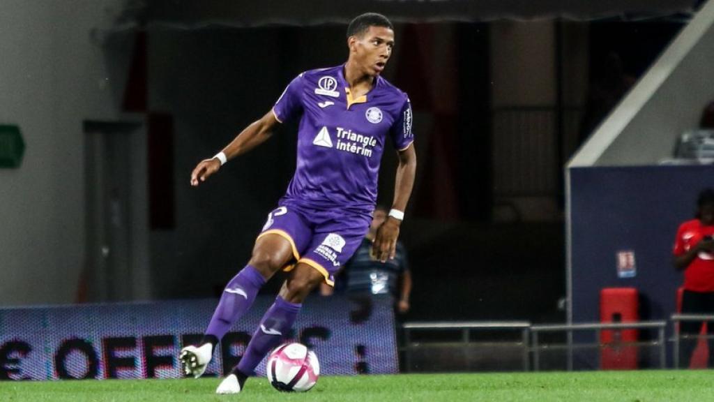 Todibo en un partido con el Toulouse. Foto Twitter: (@jctodibo)