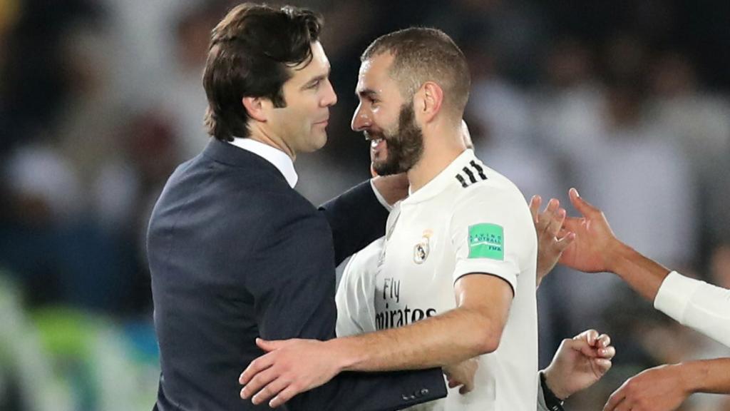 Solari y Benzema se abrazan
