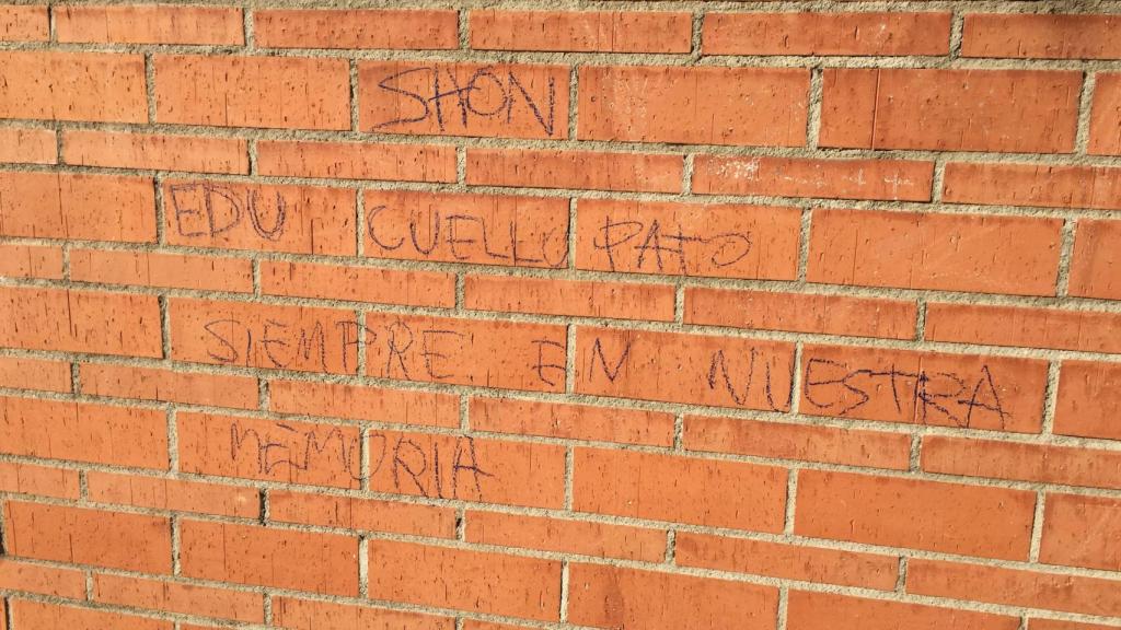 Una pintada en memoria de Edu