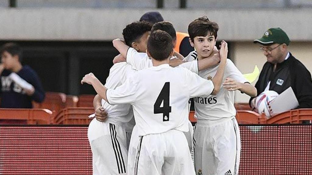 El Infantil B celebra un gol durante la primera jornada del Torneo de LaLiga Promises. Foto: realmadrid.com