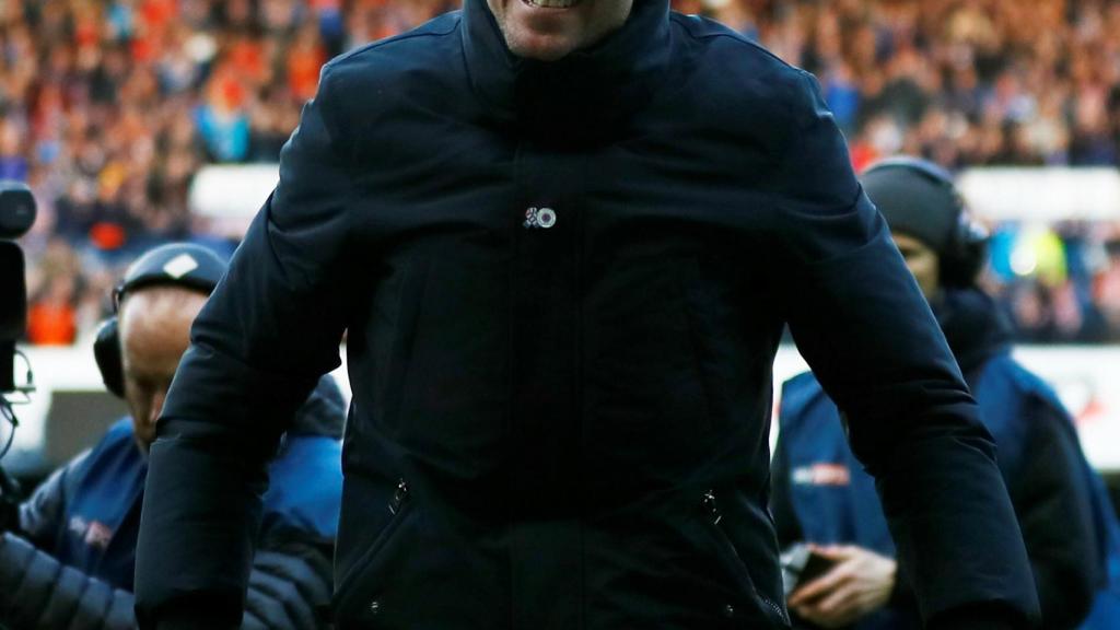 Steven Gerrard celebra la victoria de su equipo ante los Celtic