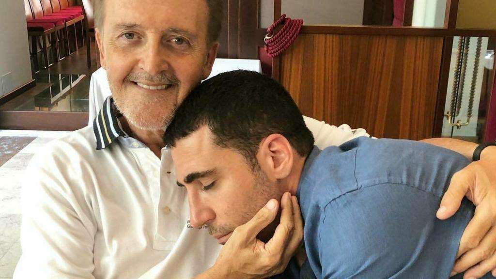 Miguel Ángel Silvestre padre e hijo en una tierna imagen.