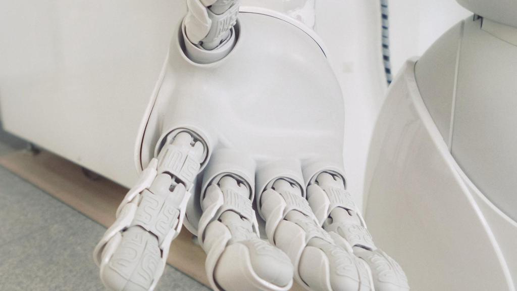 Los estudios recientes indican que los humanos serán necesarios en la ecuación con los robots.