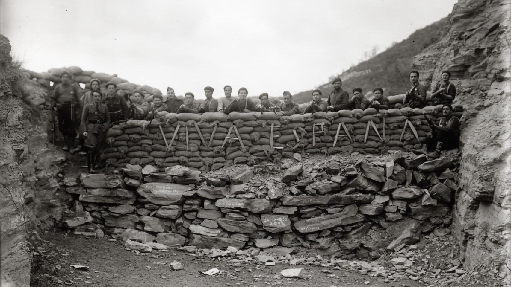 Barricada defensiva de la 7.ª compañía Requeté de Álava cortando la subida al puerto de la Barrenilla