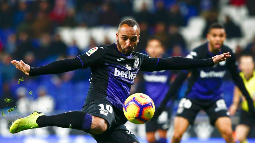 El Zhar dispara en el encuentro ante el Espanyol