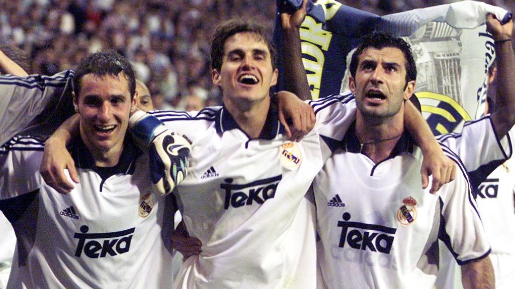 Savio Bortolini junto a César Sánchez, Iván Helguera y Luis Figo