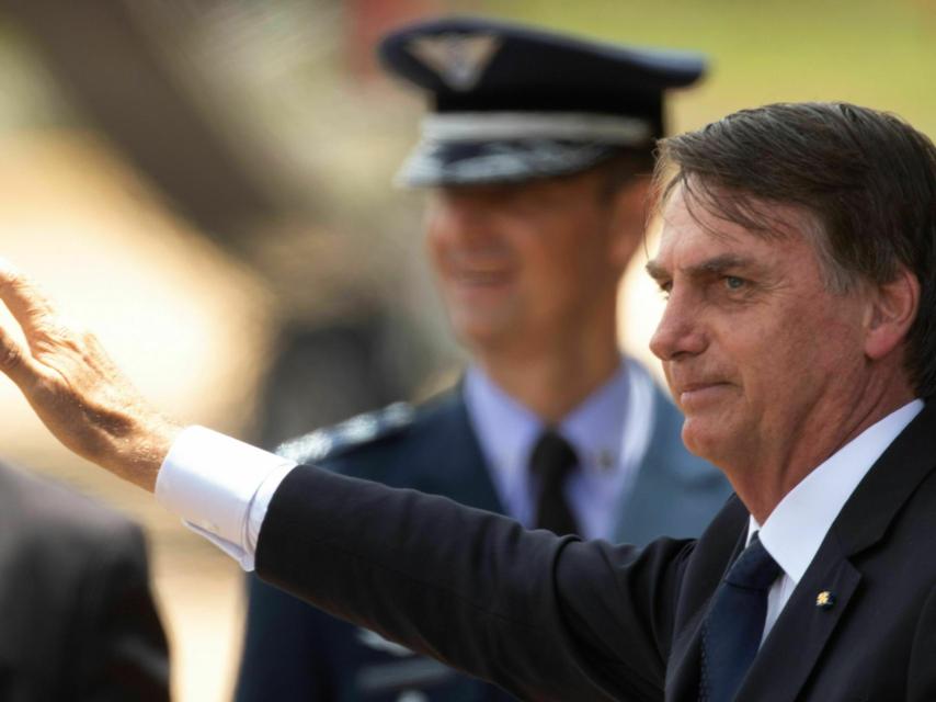 Bolsonaro en el relevo de la dirección del alto Comando de la Aeronáutica.