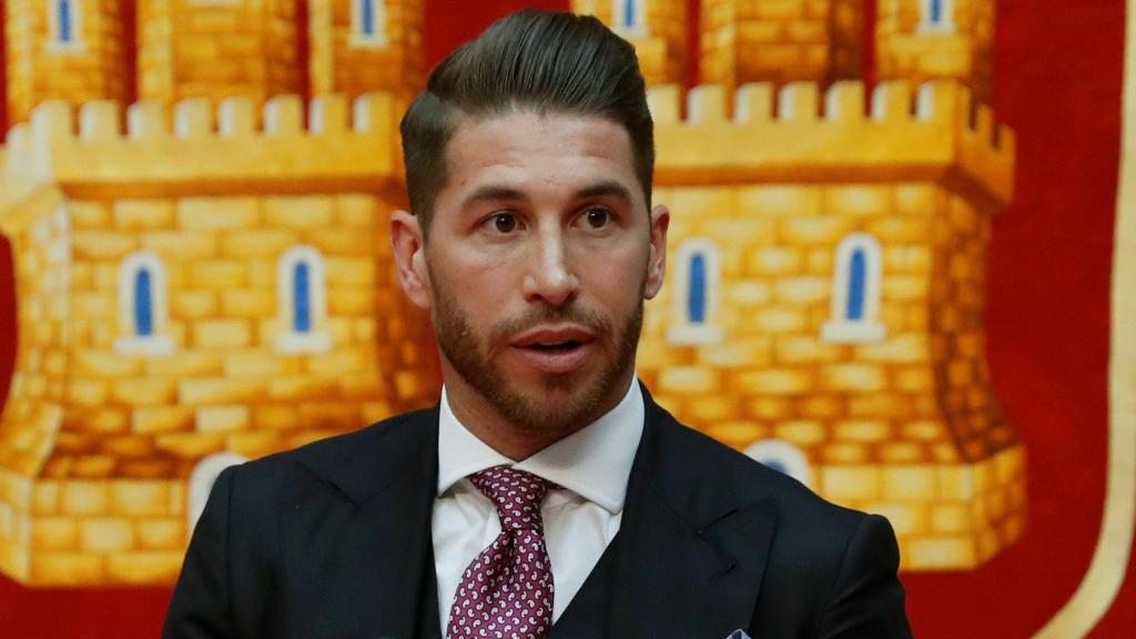 SergioRamos recoge un premio de la Comunidad de Madrid