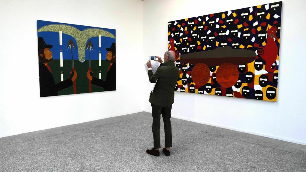 Dos de las obras expuestas en la muestra 'El buque Fantasma', de Eduardo Arroyo.