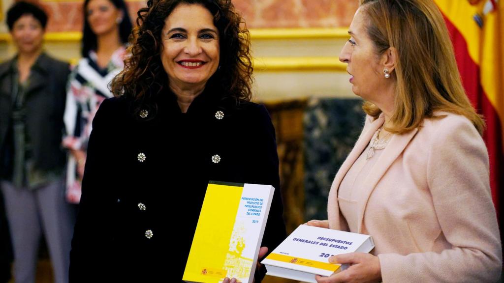 La ministra de Hacienda, María Jesús Montero, en la presentación de los Presupuestos en el Congreso, este lunes.