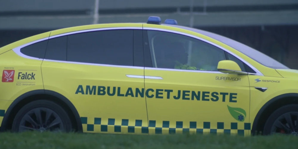 tesla model x ambulancia 1