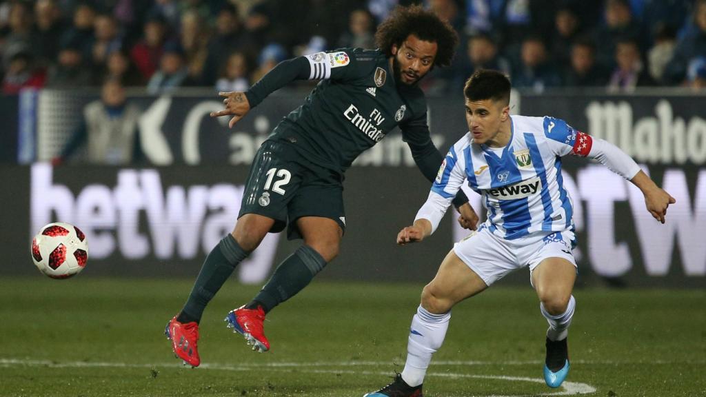 Marcelo presionado por Unai Bustinza