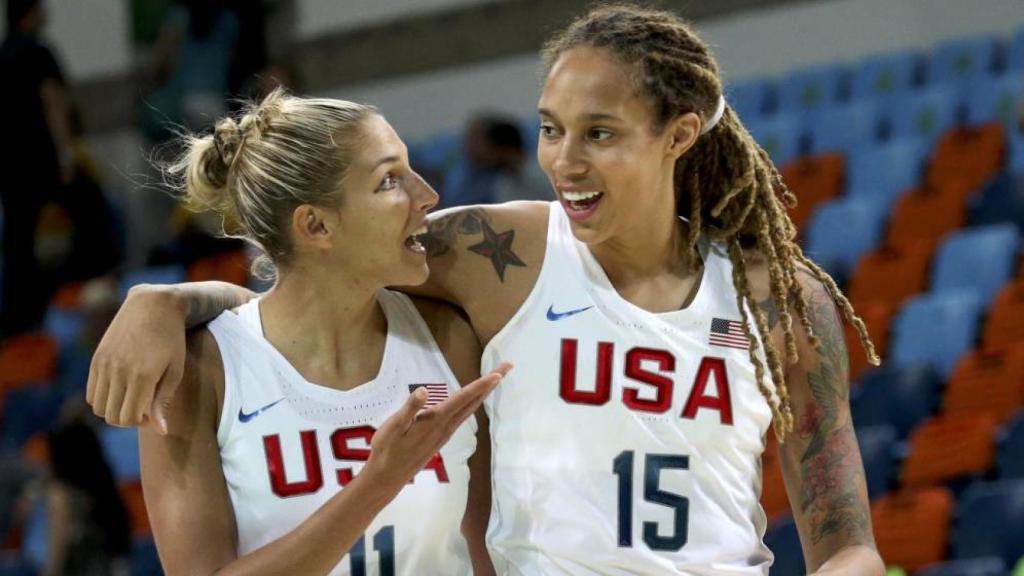 Elena Delle Donne junto a Griner en un partido de la Selección Estadounidense