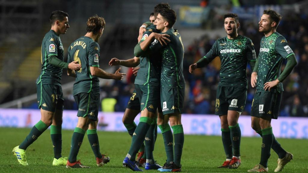 Los jugadores del Betis celebran la victoria ante la Real Sociedad
