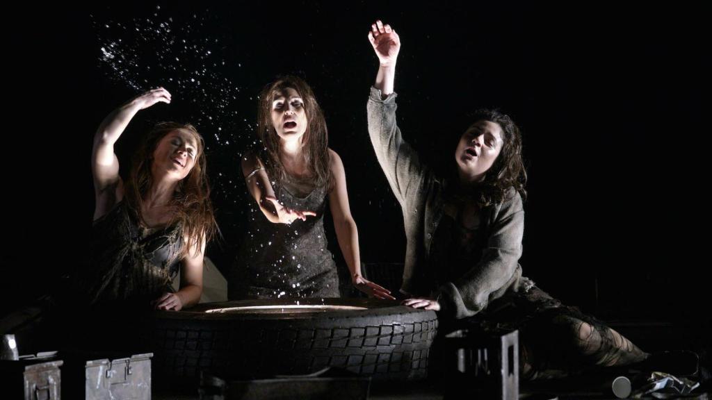 Las valquirias, pordioseras en un vertedero.