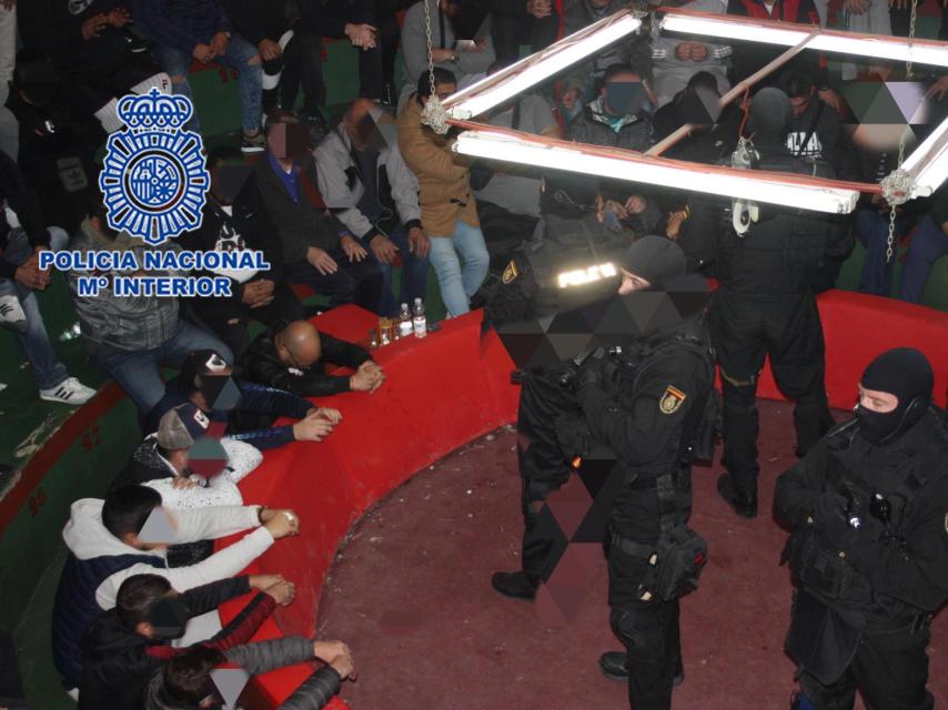 Despliegue policial durante la operación en el Rancho de los Canasteros