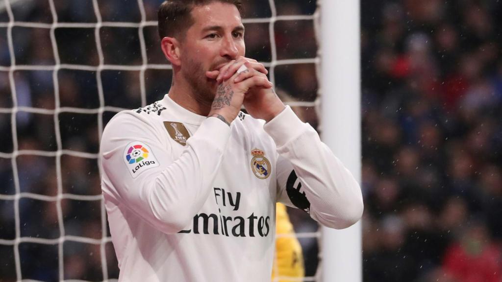 Sergio Ramos se lamenta de una ocasión fallada