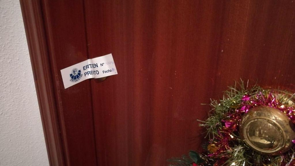 Puerta de la vivienda donde ocurrió el caso.