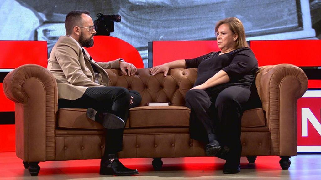 La viuda junto a Risto Mejide.